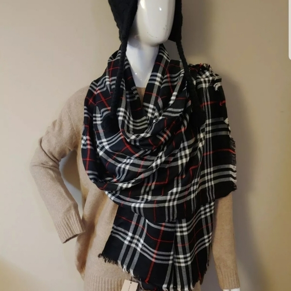 Meet your Posher, Jacquelynn. - Picture 8 of 12